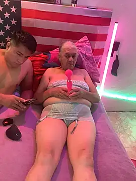 Snapshot of Grandma_Mature23 chatting on 8, 3, 2025 Grandma Mature23 online show from 8, 3, 2025