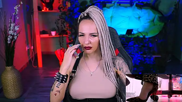 Snapshot of MonicaMaxwel chatting on 4, 2, 2025 MonicaMaxwel online show from 4, 2, 2025