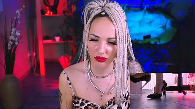 Snapshot of MonicaMaxwel chatting on 5, 2, 2025 MonicaMaxwel online show from 5, 2, 2025