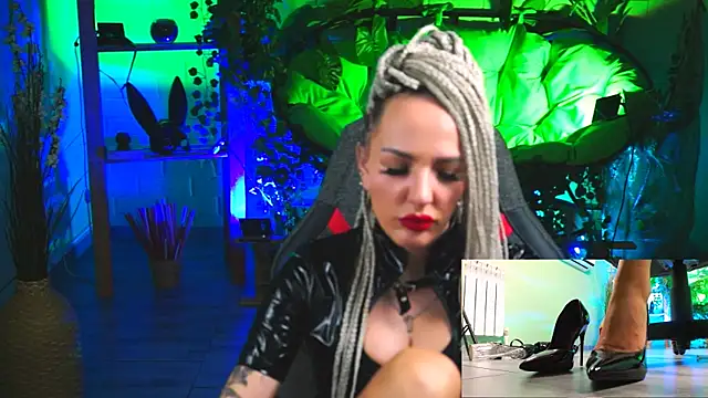 Snapshot of MonicaMaxwel chatting on 1, 3, 2025 MonicaMaxwel online show from 1, 3, 2025