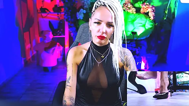 Snapshot of MonicaMaxwel chatting on 15, 9, 2025 MonicaMaxwel online show from 15, 9, 2025