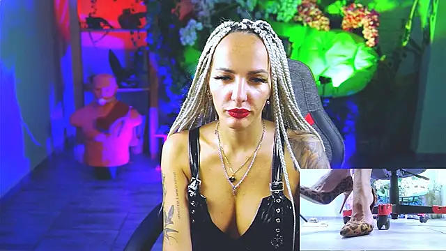 Snapshot of MonicaMaxwel chatting on 17, 9, 2025 MonicaMaxwel online show from 17, 9, 2025