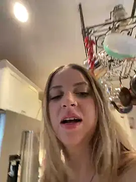 Snapshot of molly_witha_chance chatting on 2, 2, 2025 molly witha chance online show from 2, 2, 2025