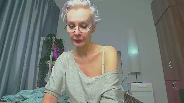 HelgaHimmell online show from 1, 3, 2025