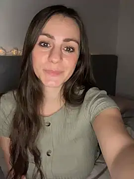 Loella-Rose online show from 2, 1, 2025