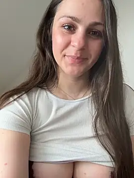 Snapshot of Loella-Rose chatting on 12, 4, 2026 Loella-Rose online show from 12, 4, 2026