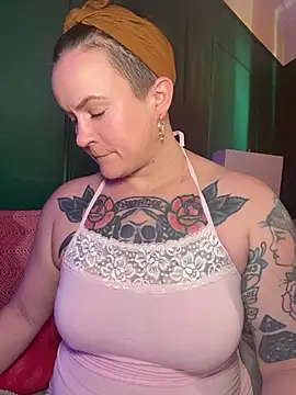 Snapshot of quinnmariexo chatting on 6, 6, 2026 quinnmariexo online show from 6, 6, 2026