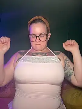 Snapshot of quinnmariexo chatting on 7, 6, 2026 quinnmariexo online show from 7, 6, 2026
