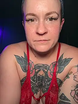 Snapshot of quinnmariexo chatting on 4, 7, 2026 quinnmariexo online show from 4, 7, 2026