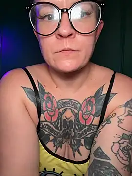 Snapshot of quinnmariexo chatting on 5, 7, 2026 quinnmariexo online show from 5, 7, 2026