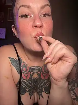 Snapshot of quinnmariexo chatting on 16, 7, 2026 quinnmariexo online show from 16, 7, 2026