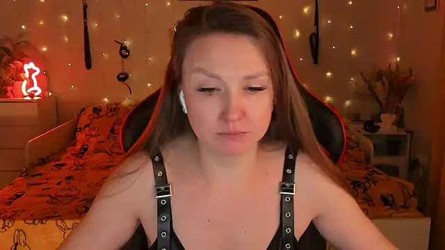 desperatehousewife   online show from 18, 10, 2025