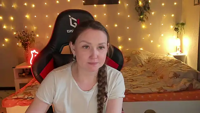 desperatehousewife   online show from 5, 7, 2026