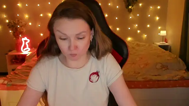 desperatehousewife   online show from 11, 7, 2026
