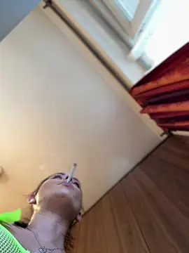 Hotmomcheckk  online show from 1, 1, 2025