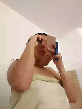 Snapshot of Sophie-hatter chatting on 8, 1, 2025 Sophie-hatter online show from 8, 1, 2025