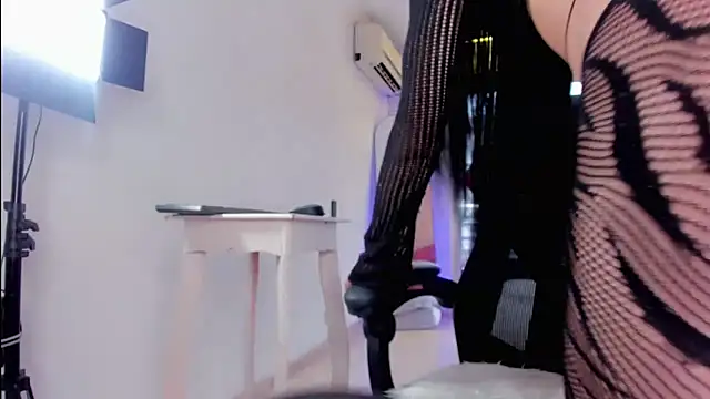JEANNA DREAMS online show from 9, 6, 2026