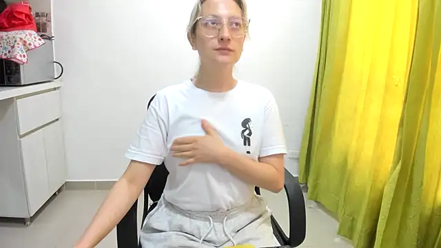 Adele johnsonn1 online show from 18, 3, 2025