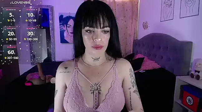 Snapshot of violett_honney chatting on 12, 1, 2025 violett honney online show from 12, 1, 2025