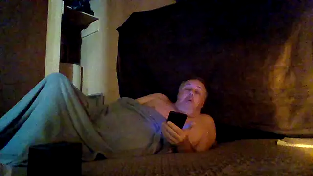 Nightshade7712 online show from 25, 10, 2025