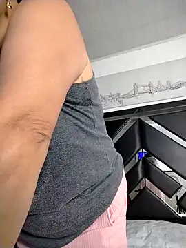 Snapshot of Natasha_milf__ chatting on 16, 3, 2026 Natasha milf online show from 16, 3, 2026