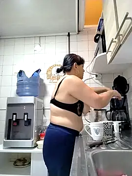 Snapshot of Natasha_milf__ chatting on 14, 4, 2026 Natasha milf online show from 14, 4, 2026