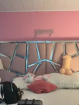 Bonniepark online show from 11, 2, 2025