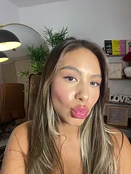  laura 02 online show from 16, 3, 2025