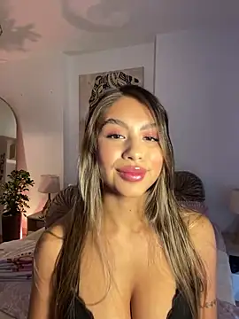  laura 02 online show from 20, 3, 2025