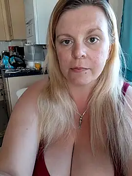 Snapshot of pinkieMilfPUSY chatting on 20, 7, 2026 pinkieMilfPUSY online show from 20, 7, 2026