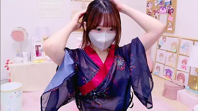 Yui-Ch online show from 5, 1, 2025