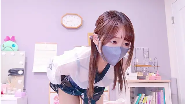 Yui-Ch online show from 17, 2, 2025