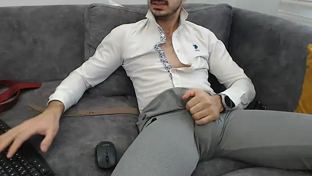 Naughtb0y online show from 4, 2, 2026