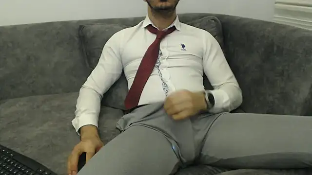 Snapshot of Naughtb0y chatting on 3, 5, 2026 Naughtb0y online show from 3, 5, 2026