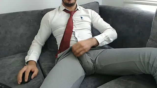 Snapshot of Naughtb0y chatting on 7, 7, 2026 Naughtb0y online show from 7, 7, 2026