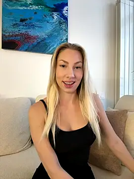 LuisaBecker online show from 5, 12, 2025