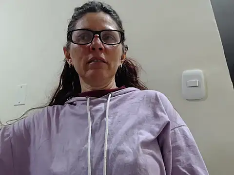 Snapshot of Alicia_inblack chatting on 12, 9, 2025 Alicia inblack online show from 12, 9, 2025