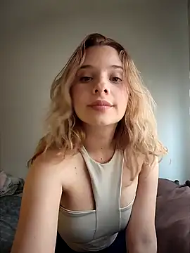 Sophy Bunny online show from 4, 12, 2024