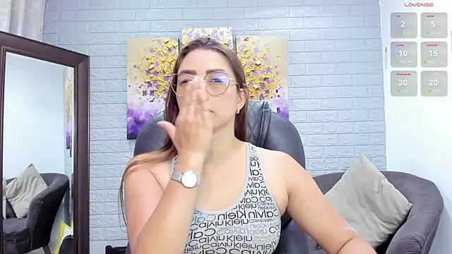  LaraMom  online show from 7, 1, 2026