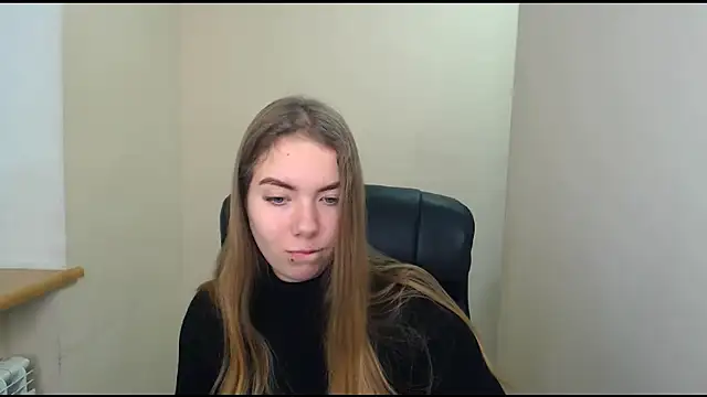 Snapshot of zoey_deuttch chatting on 5, 12, 2024 zoey deuttch online show from 5, 12, 2024