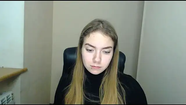 Snapshot of zoey_deuttch chatting on 5, 12, 2024 zoey deuttch online show from 5, 12, 2024