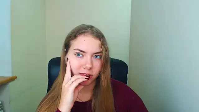 Snapshot of zoey_deuttch chatting on 13, 10, 2025 zoey deuttch online show from 13, 10, 2025