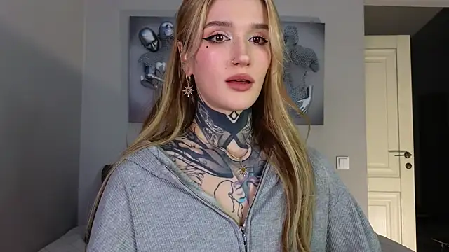 SophieInkk online show from 8, 10, 2025