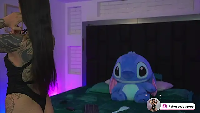 Snapshot of Marianamonroe_ chatting on 9, 6, 2026 Marianamonroe online show from 9, 6, 2026