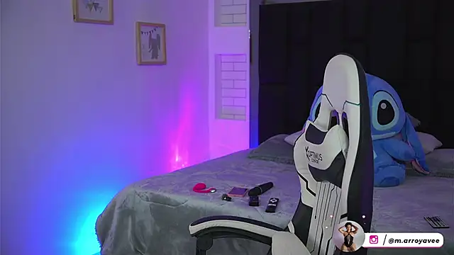 Snapshot of Marianamonroe_ chatting on 20, 6, 2026 Marianamonroe online show from 20, 6, 2026