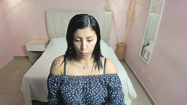 tiffani  love online show from 29, 1, 2025