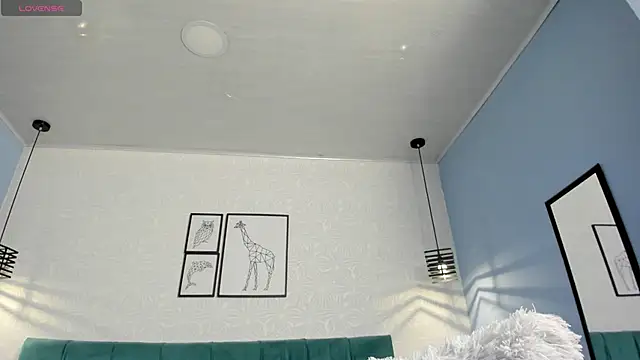 tiffani  love online show from 24, 2, 2025