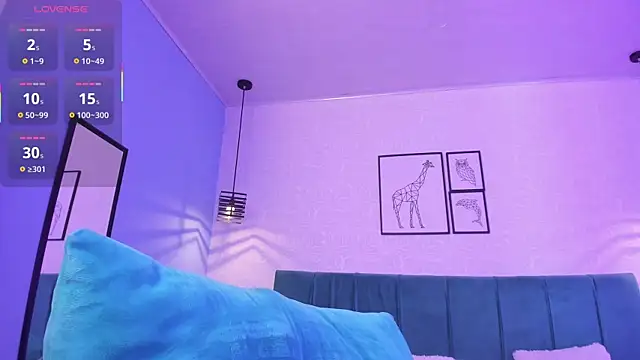 tiffani  love online show from 6, 3, 2025