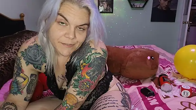 CherryBombBomb online show from 7, 12, 2024