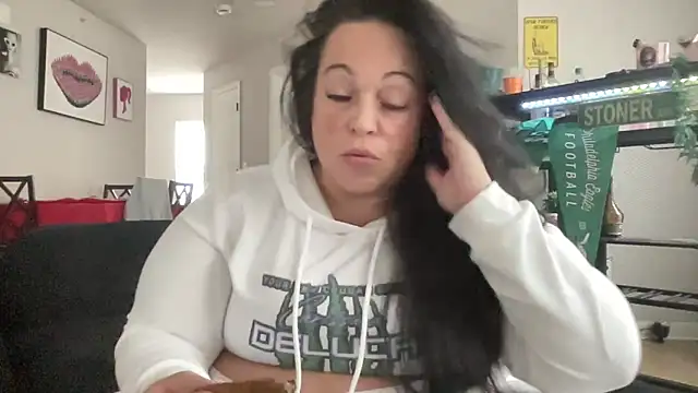 Snapshot of CarissmaDeLuca chatting on 25, 2, 2026 CarissmaDeLuca online show from 25, 2, 2026